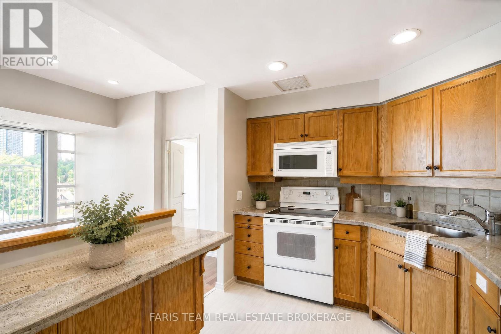 #82 74 ROSS STREET - 7