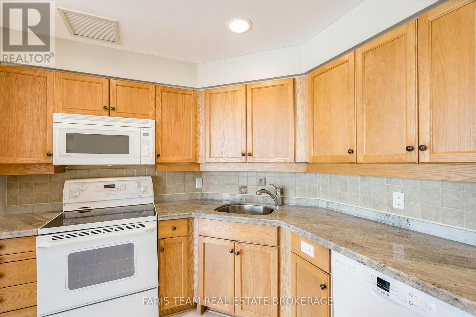 #82 74 ROSS STREET - 8