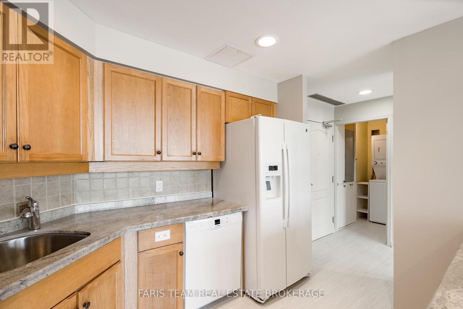 #82 74 ROSS STREET - 9