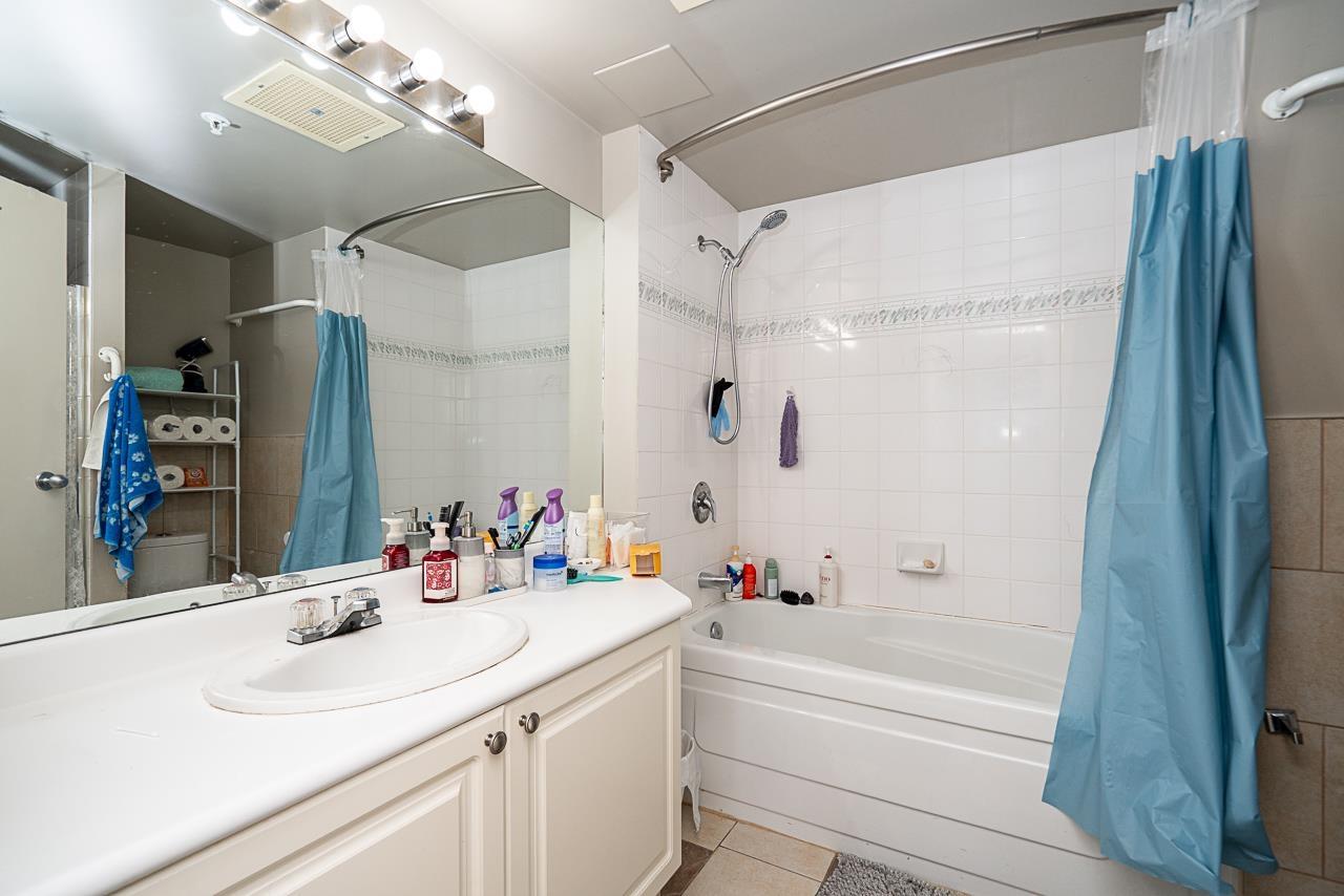 2 Bed, 2 Bath House for Sale in Surrey – 1508 9830 WHALLEY BOULEVARD, Surrey – MLS# R3141696 - Image 11