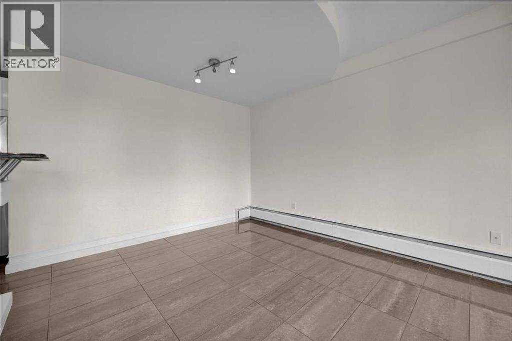 #704 706 15 Avenue SW - 13