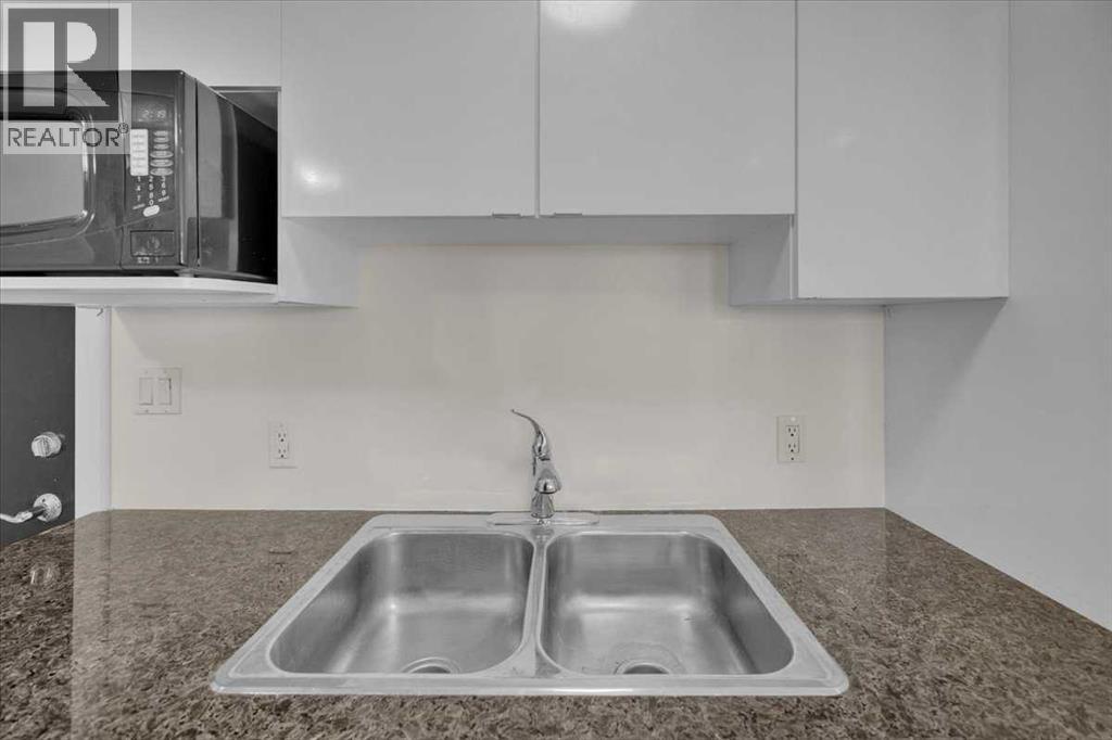 #704 706 15 Avenue SW - 15