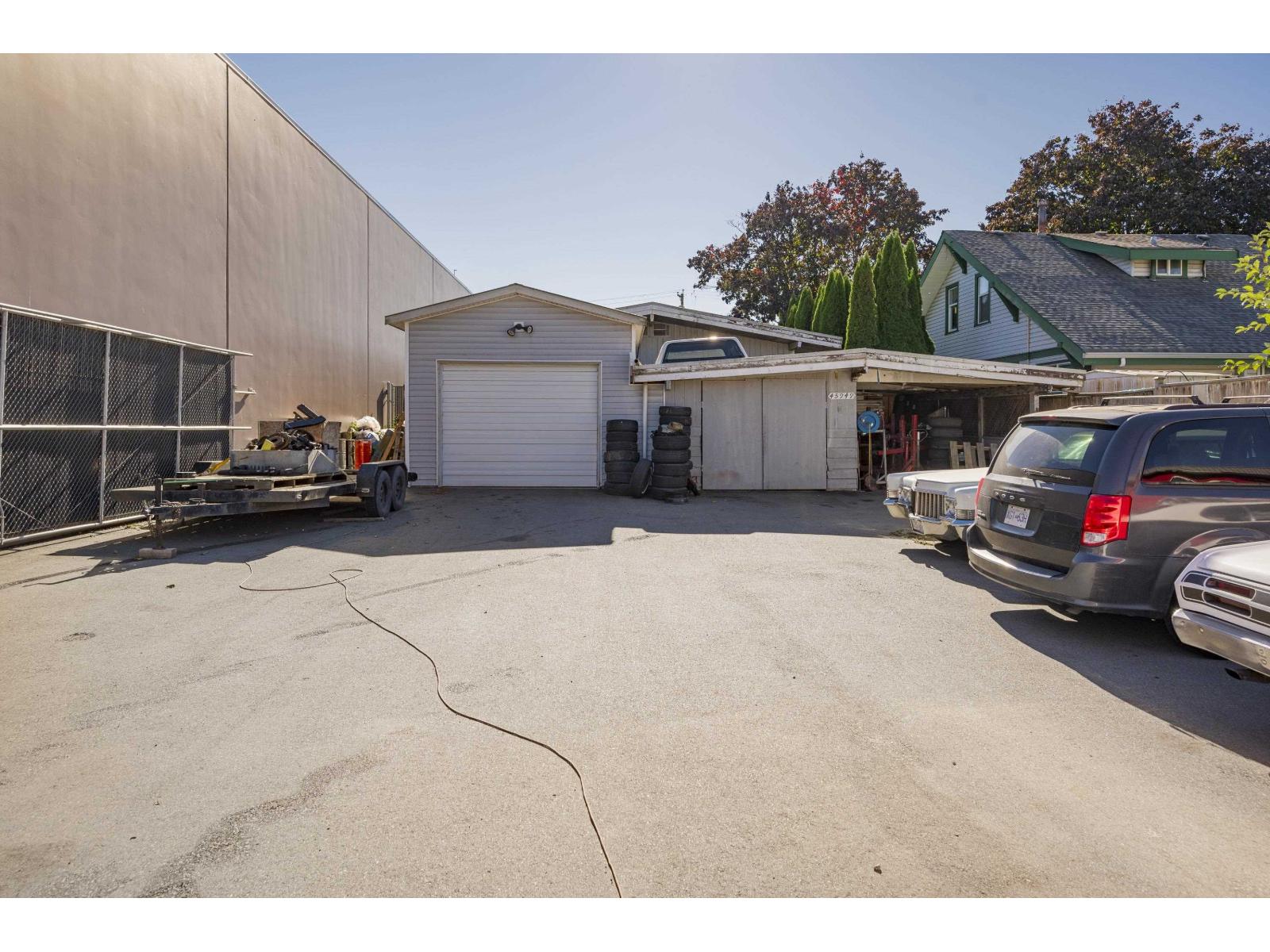 4 Bed, 2 Bath House for Sale in Chilliwack – 45949 ROWAT AVENUE, Chilliwack Proper South – MLS# R3142199 - Image 16