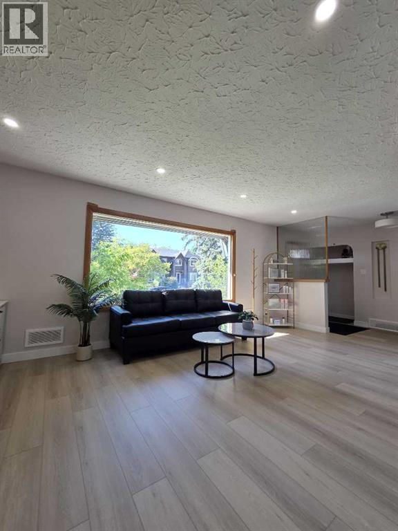 4308 2 Street NW - photo 5