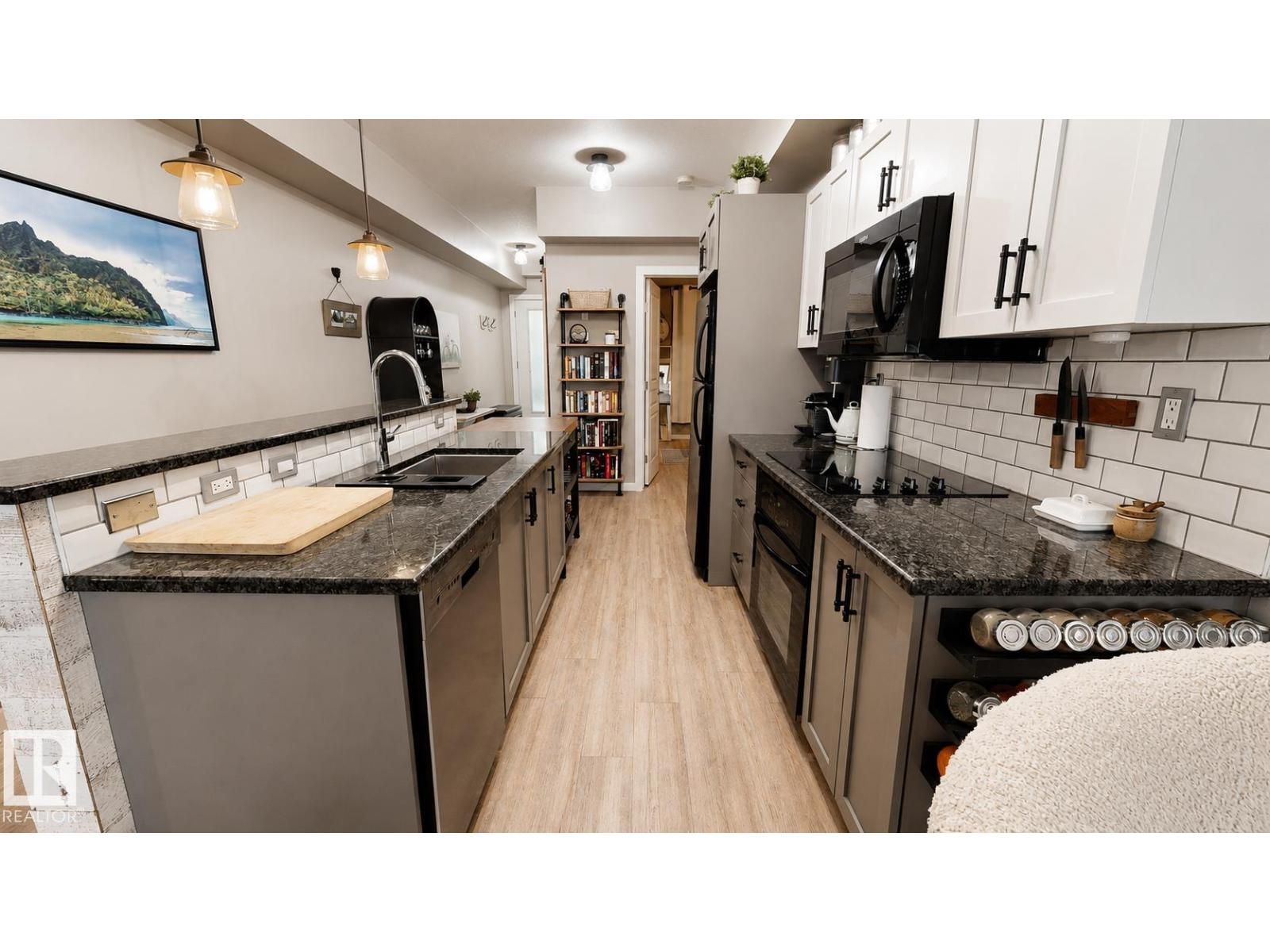 #151 4827 104A ST NW NW - 6