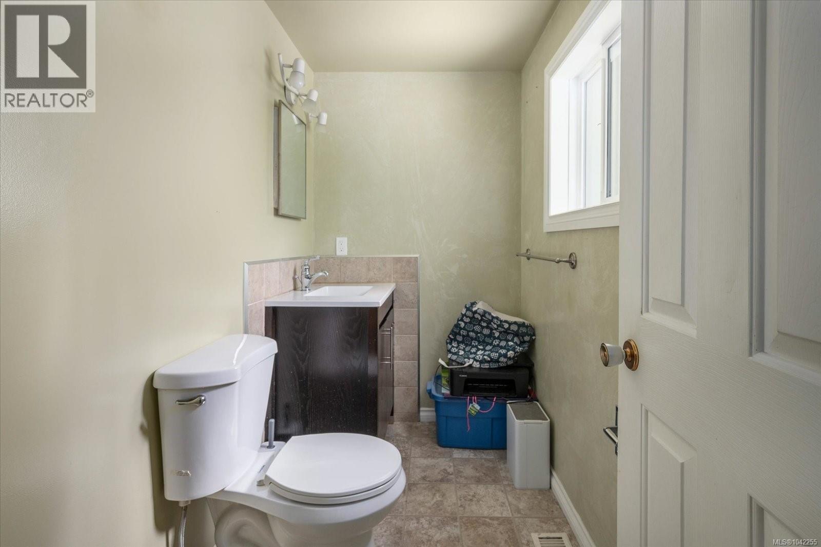 671 Beaconsfield Rd - 14