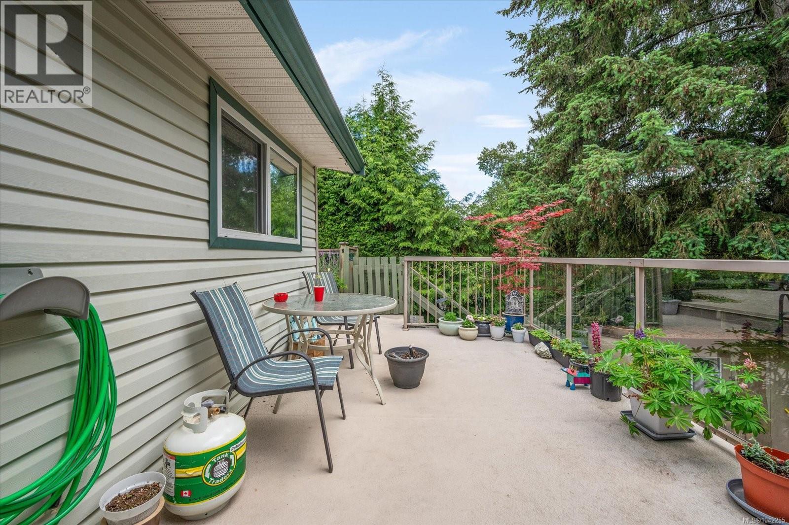 671 Beaconsfield Rd - 22