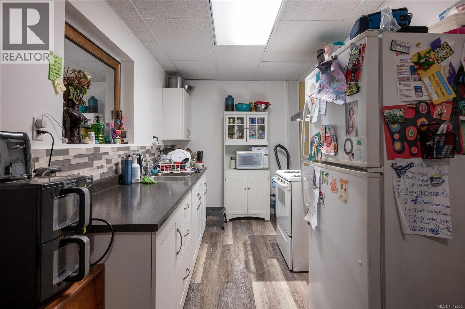 671 Beaconsfield Rd - 25