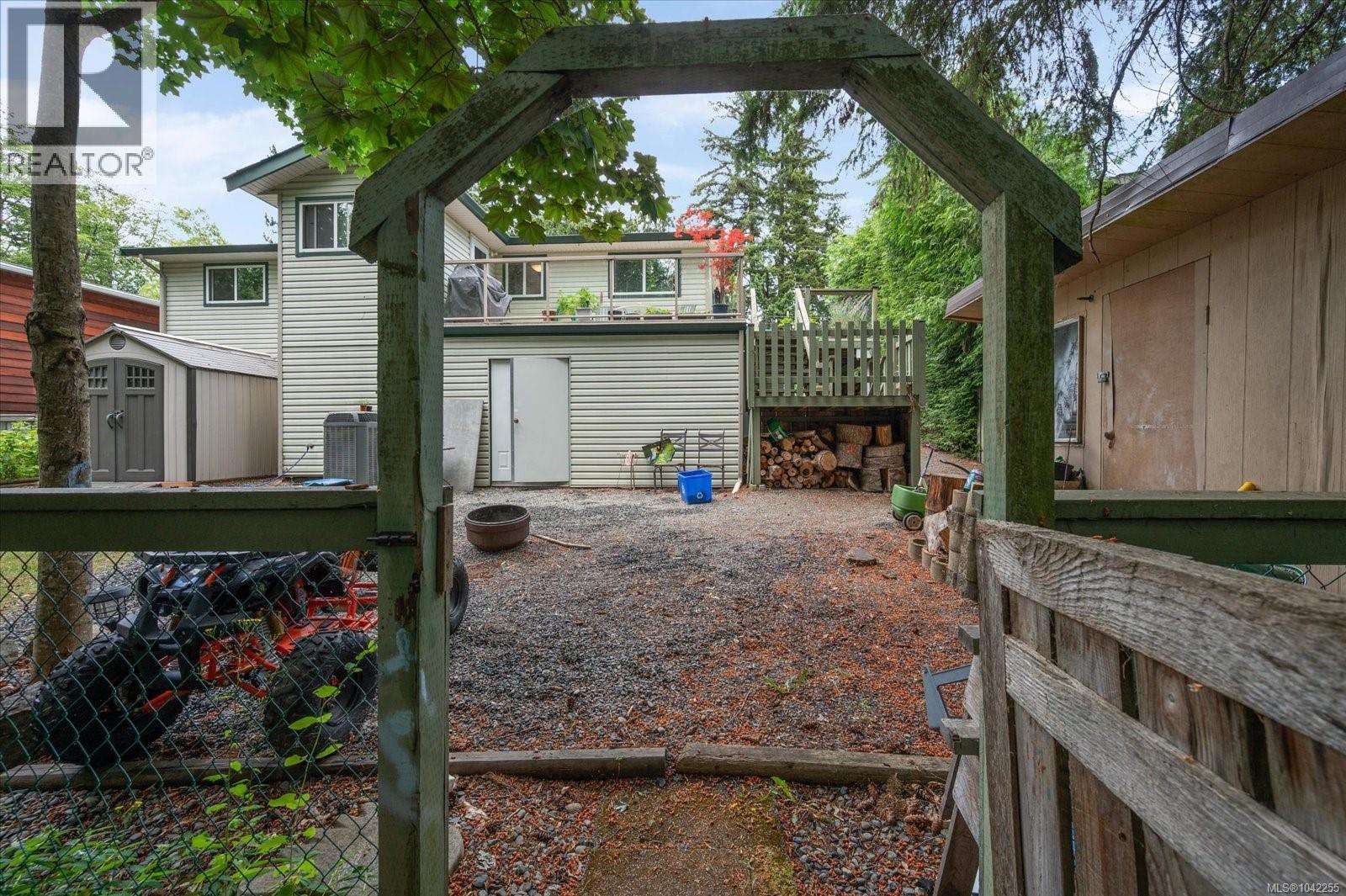 671 Beaconsfield Rd - 35