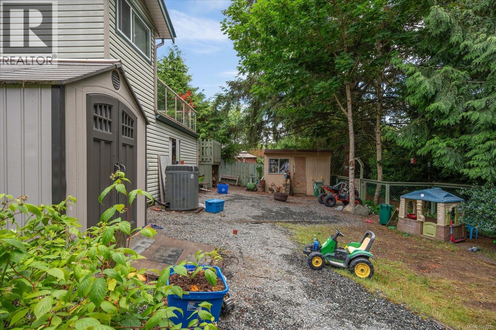671 Beaconsfield Rd - 37