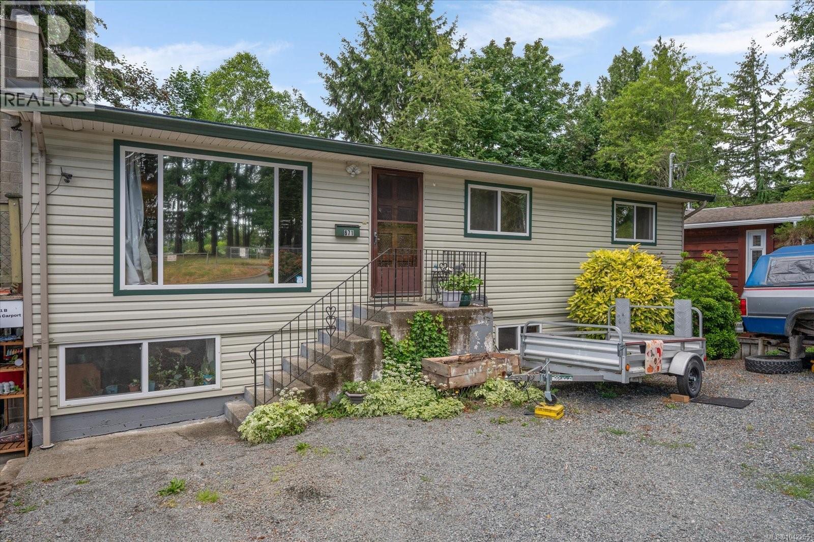 671 Beaconsfield Rd - 41