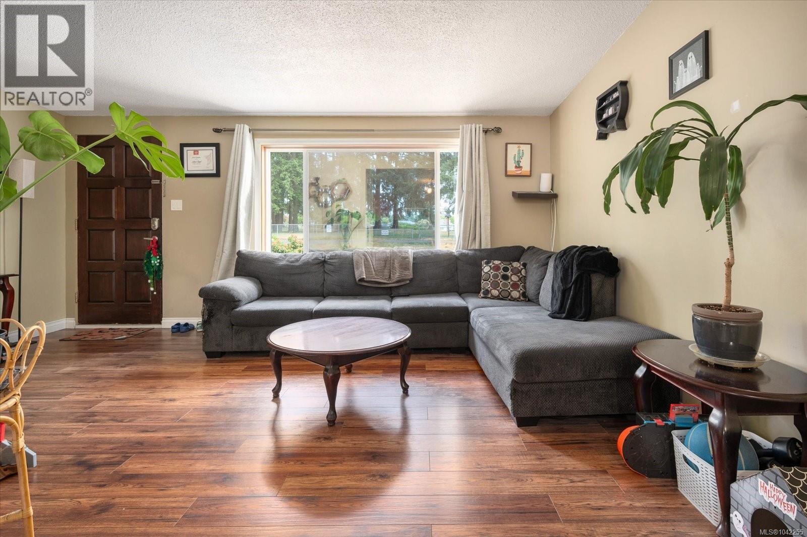 671 Beaconsfield Rd - 6