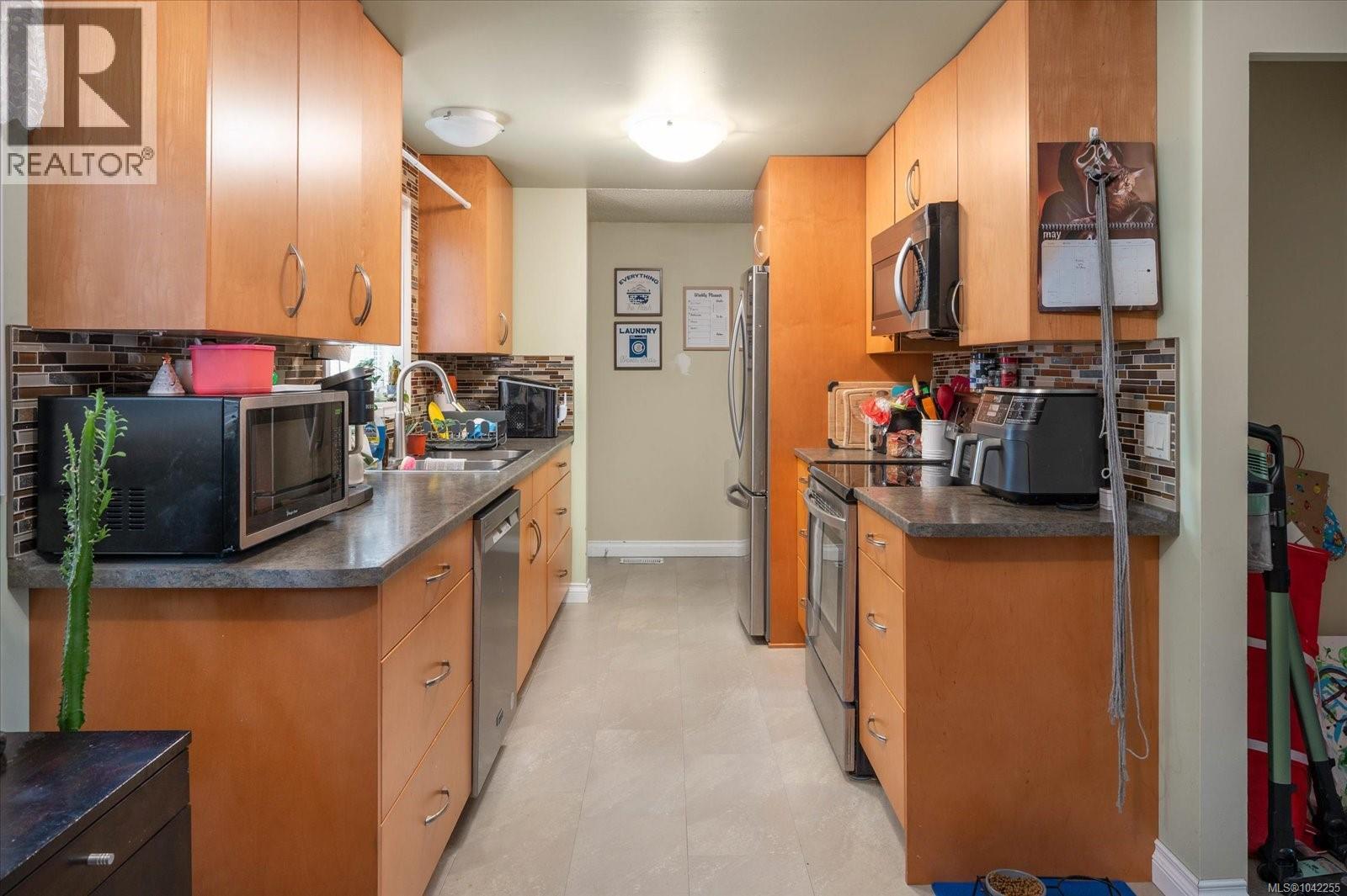671 Beaconsfield Rd - 9