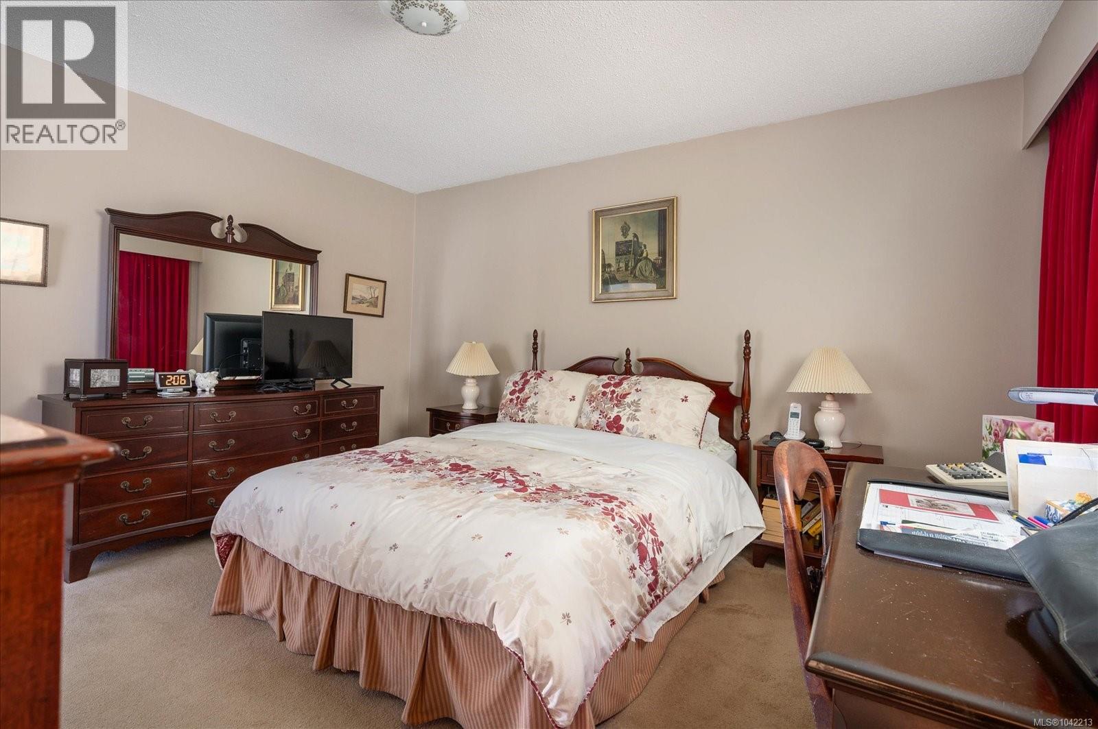 3647 Overlook Dr - 18