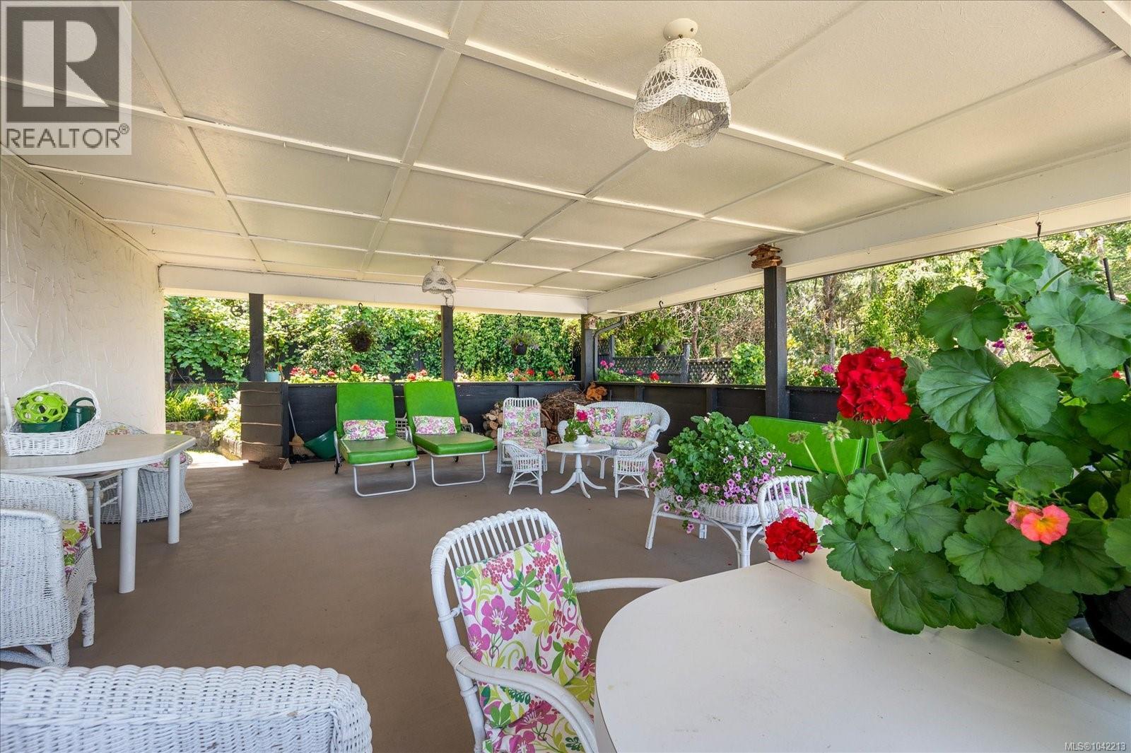 3647 Overlook Dr - 23