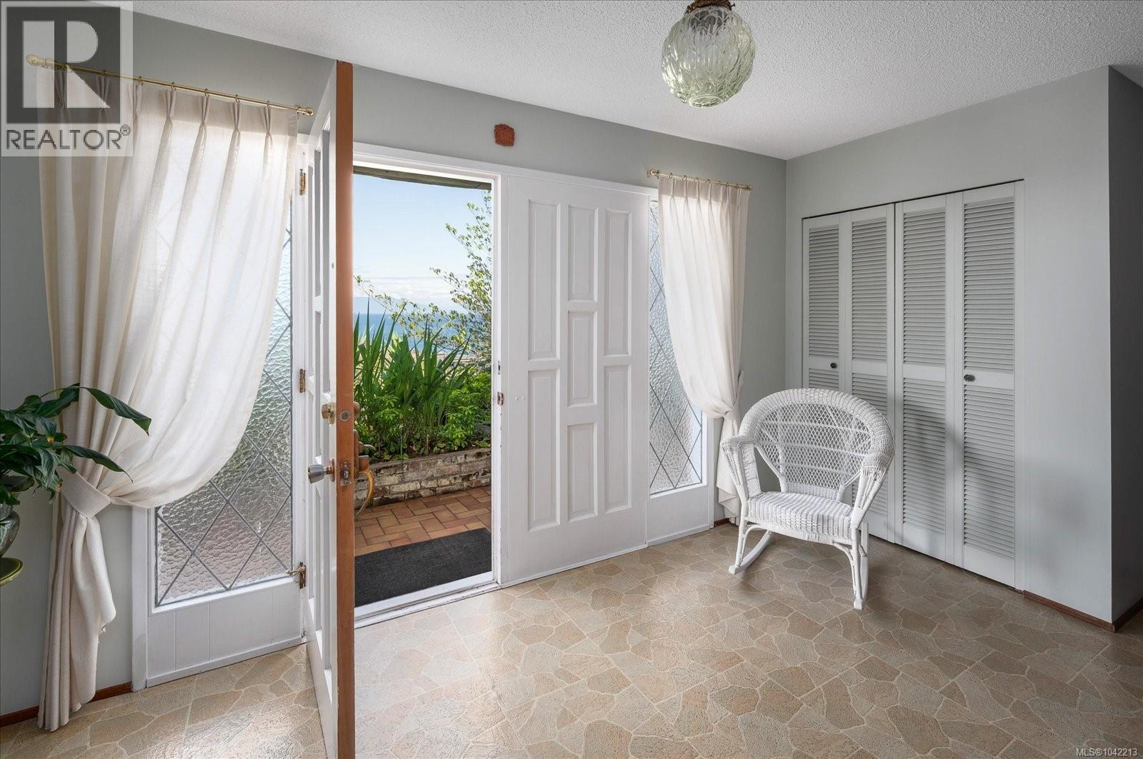 3647 Overlook Dr - 4