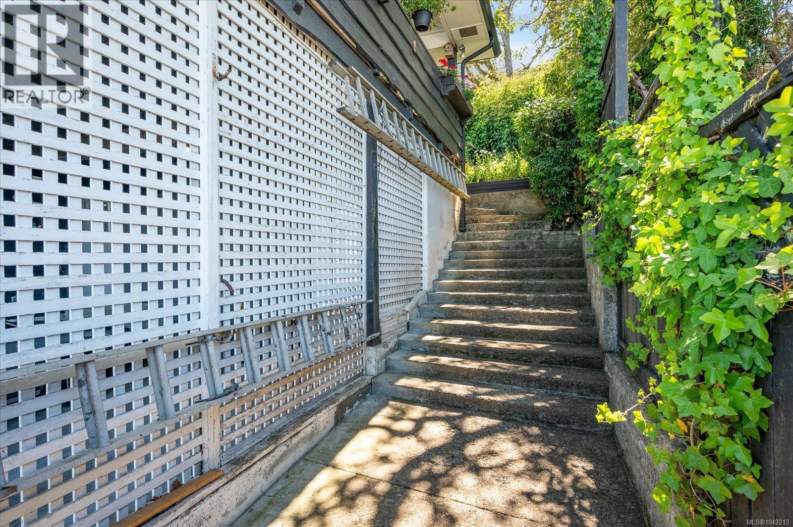 3647 Overlook Dr - 48