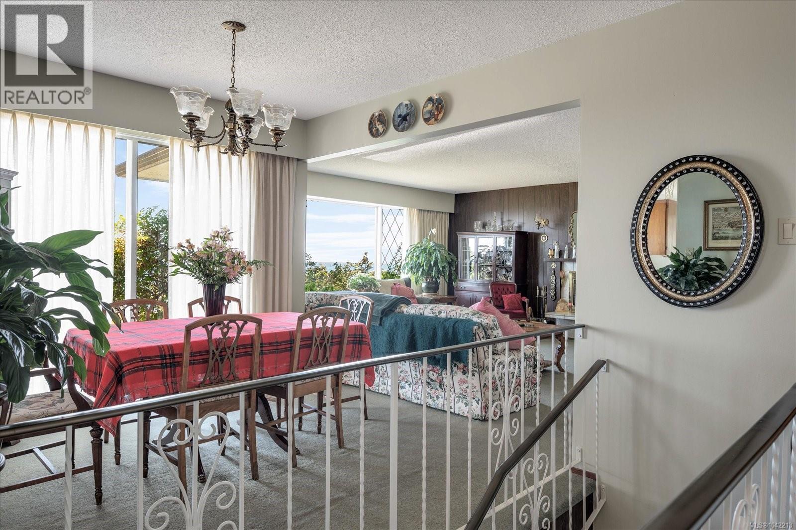 3647 Overlook Dr - 6
