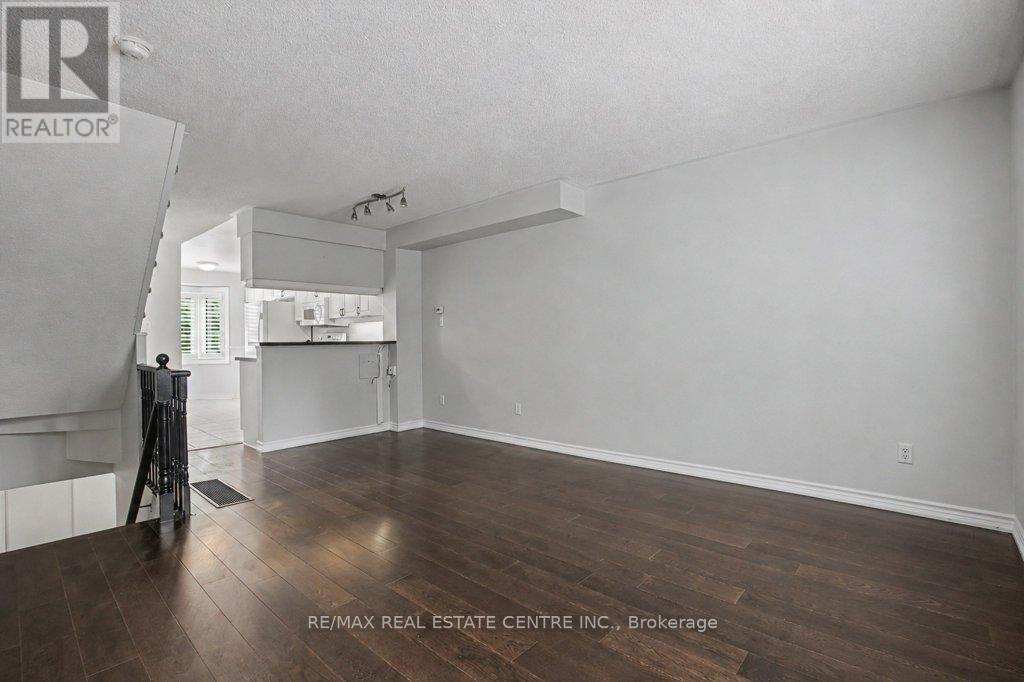 #10 76 RIVER DRIVE - 12