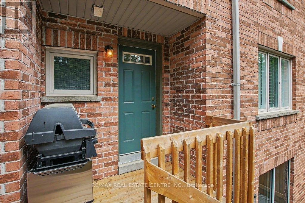 #10 76 RIVER DRIVE - 33