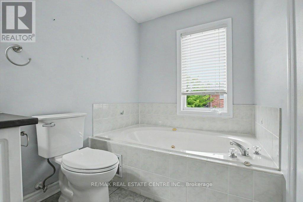 #10 76 RIVER DRIVE - 27