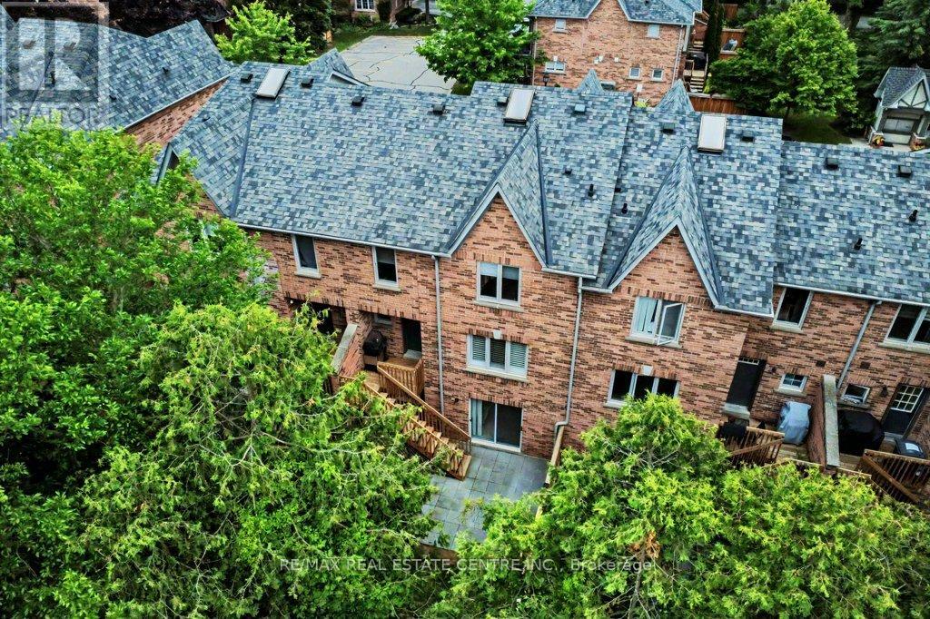 #10 76 RIVER DRIVE - 39
