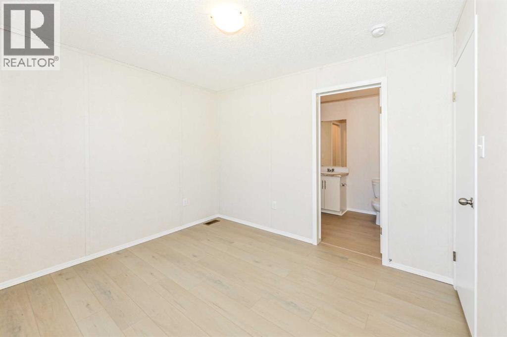 #77, 4802 54 Avenue - 10