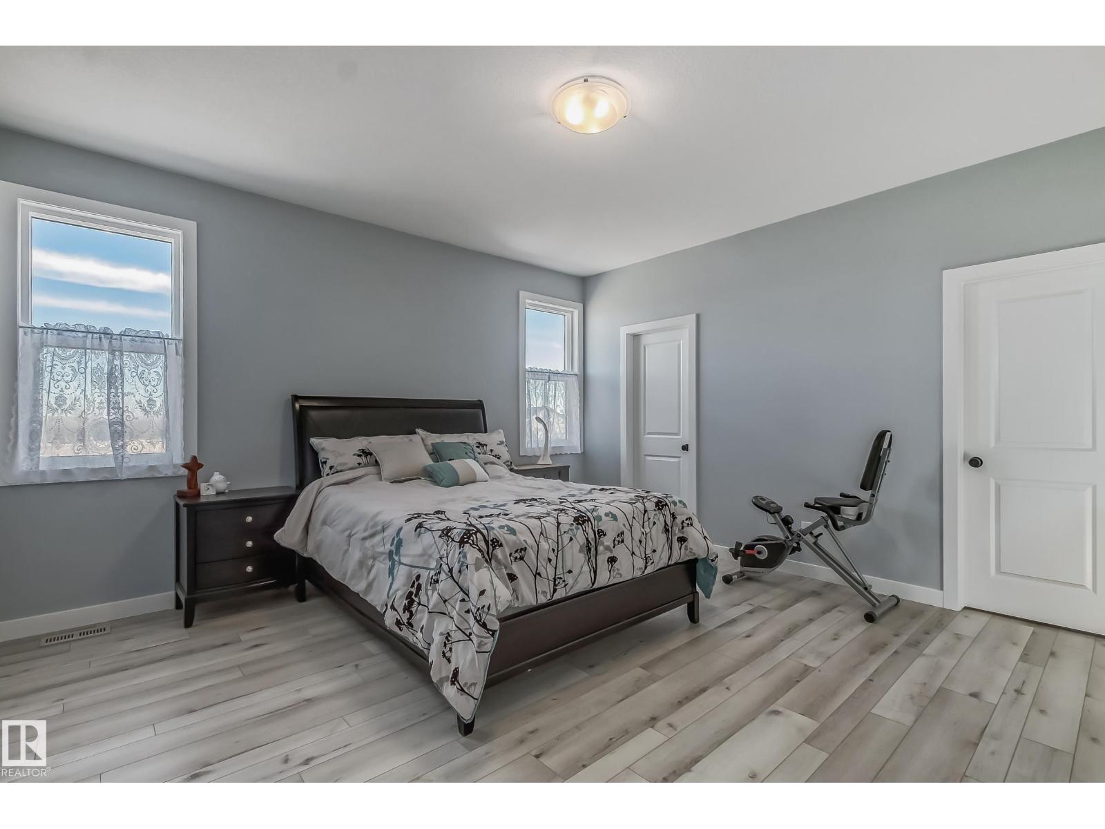 20124 17 AV NW NW - 22