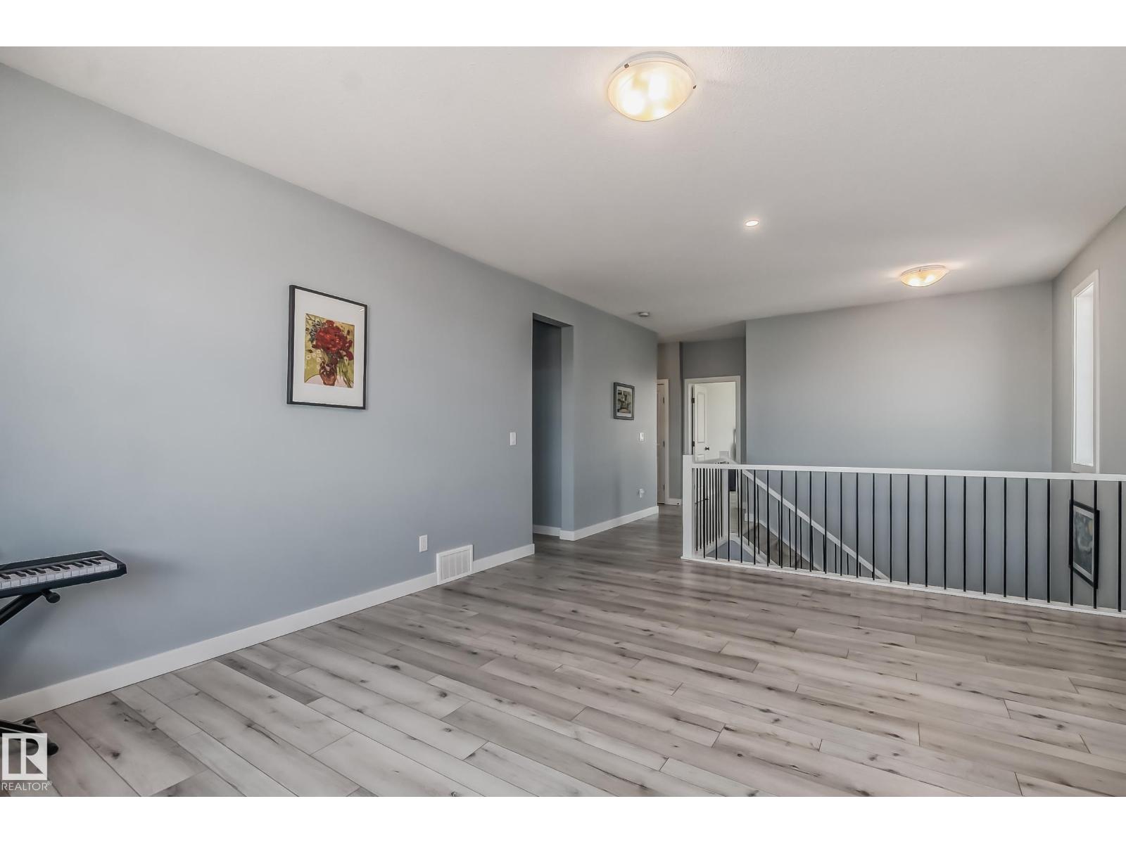 20124 17 AV NW NW - 35