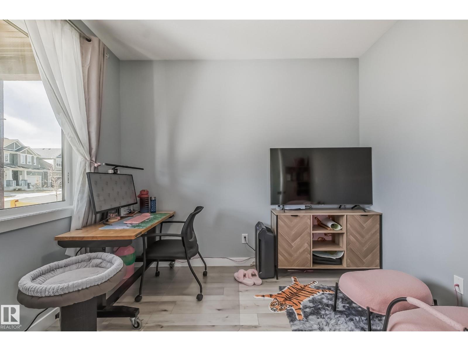 20124 17 AV NW NW - 4