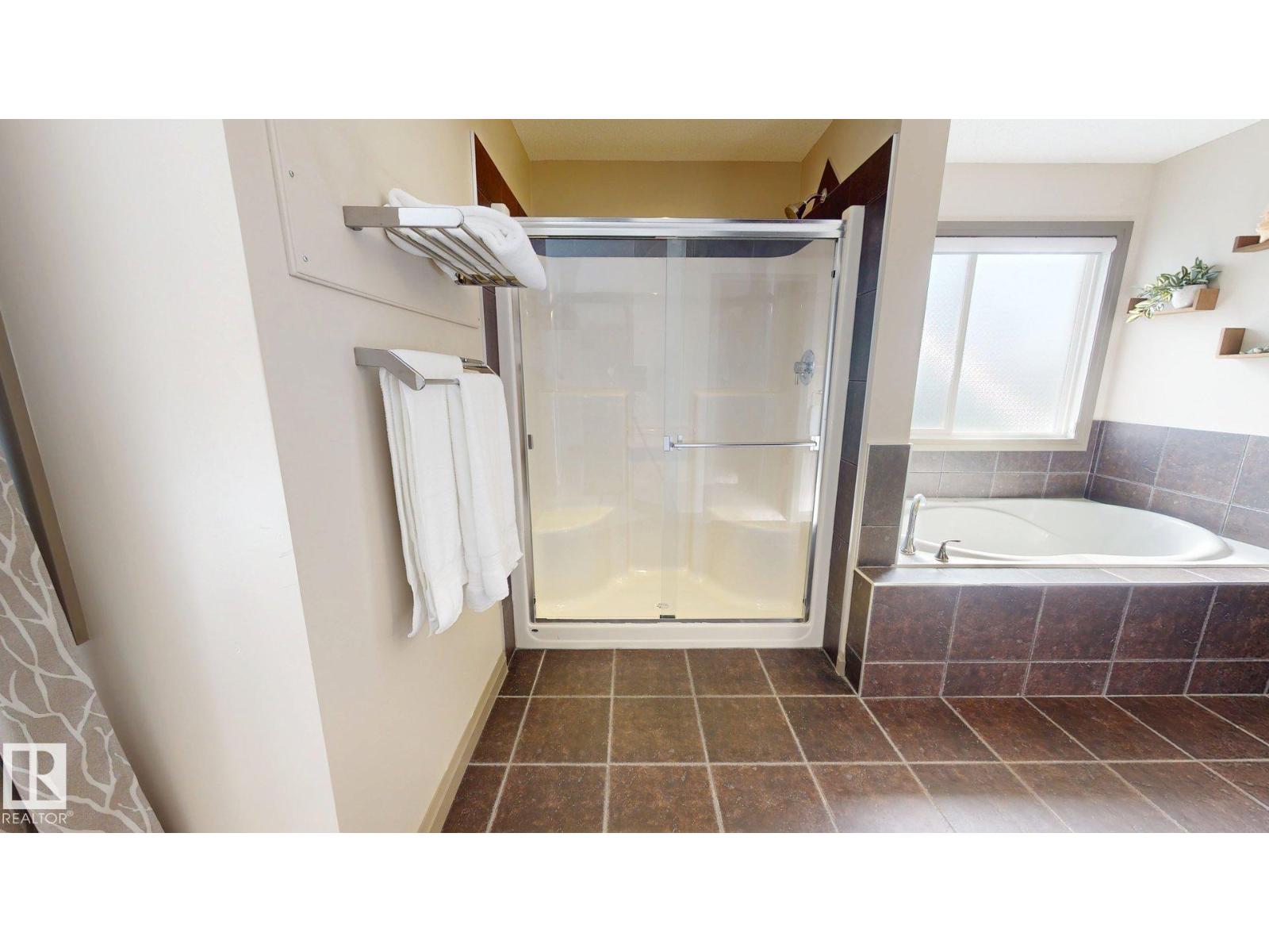 112 BECKER CR - 17