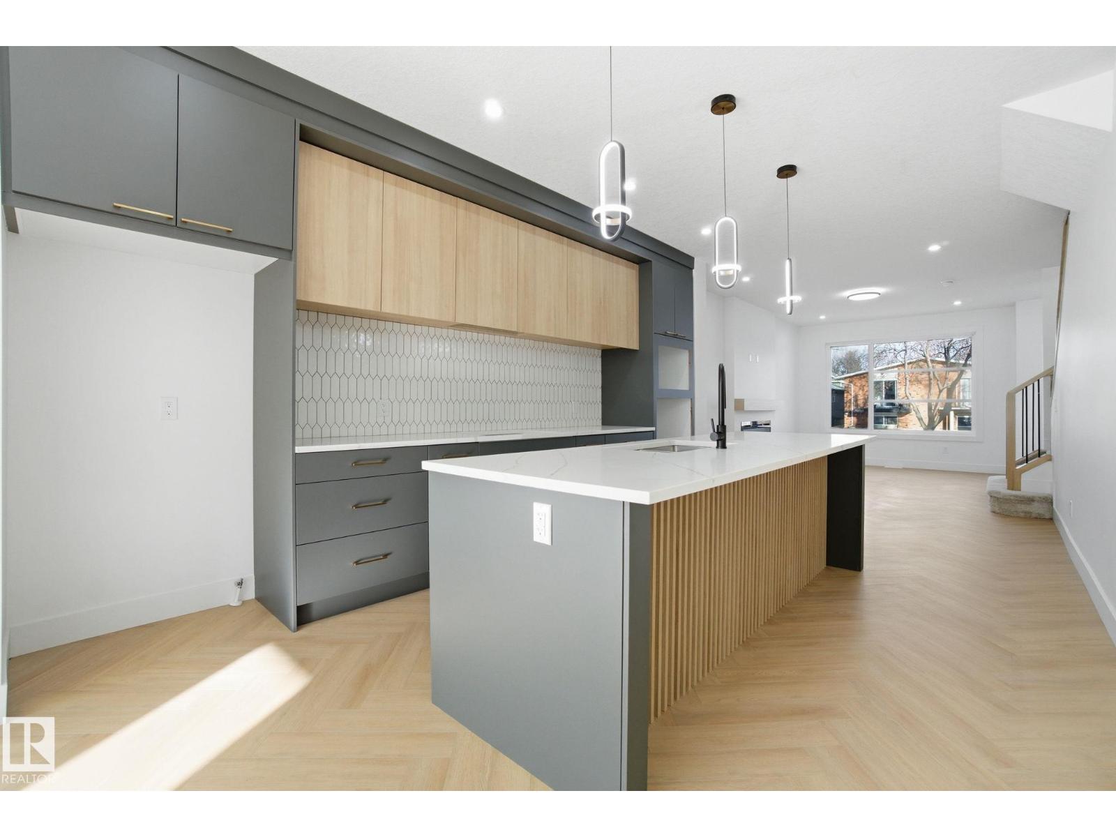 10124 82 ST NW - 17