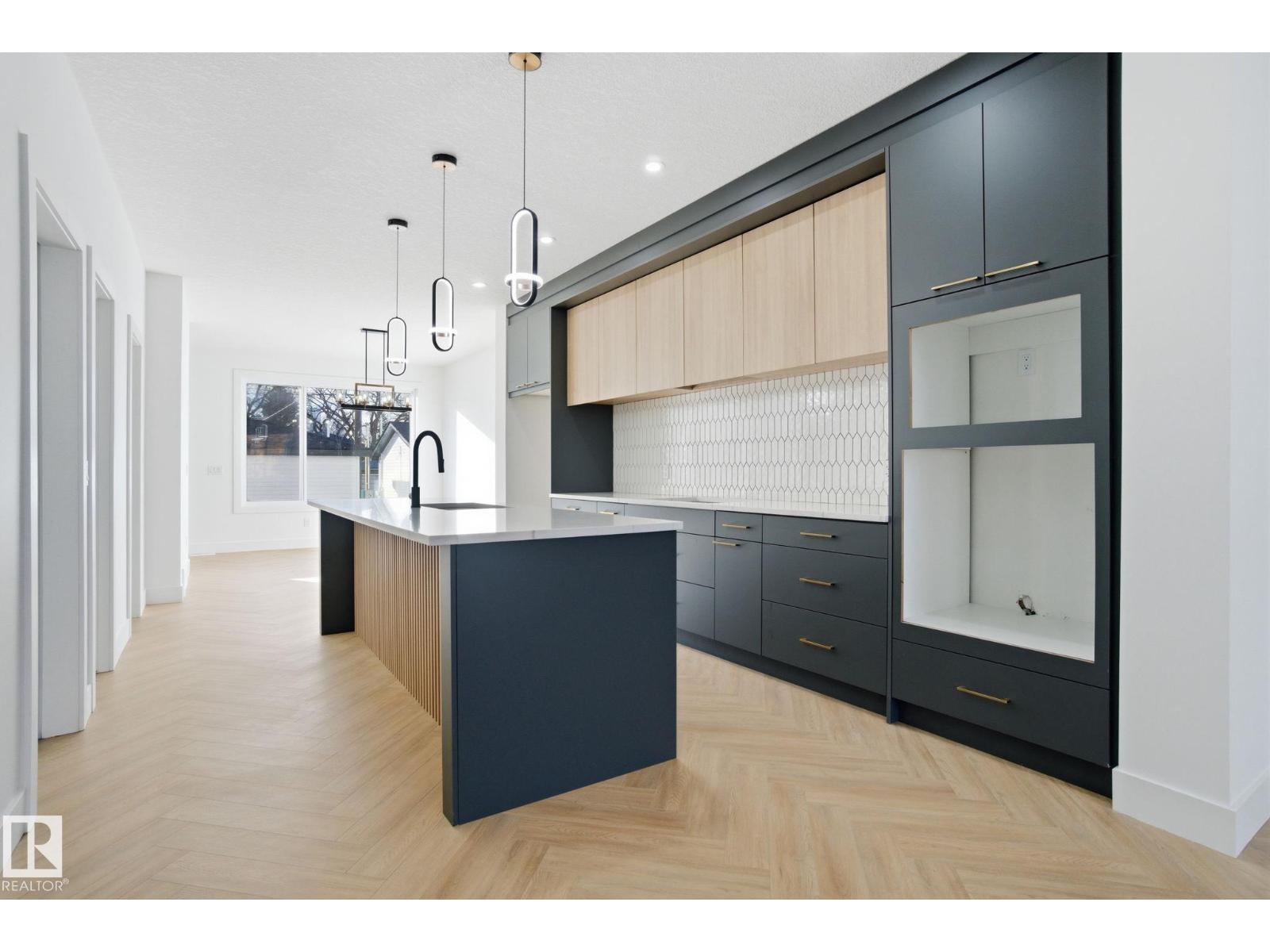 10124 82 ST NW - 14