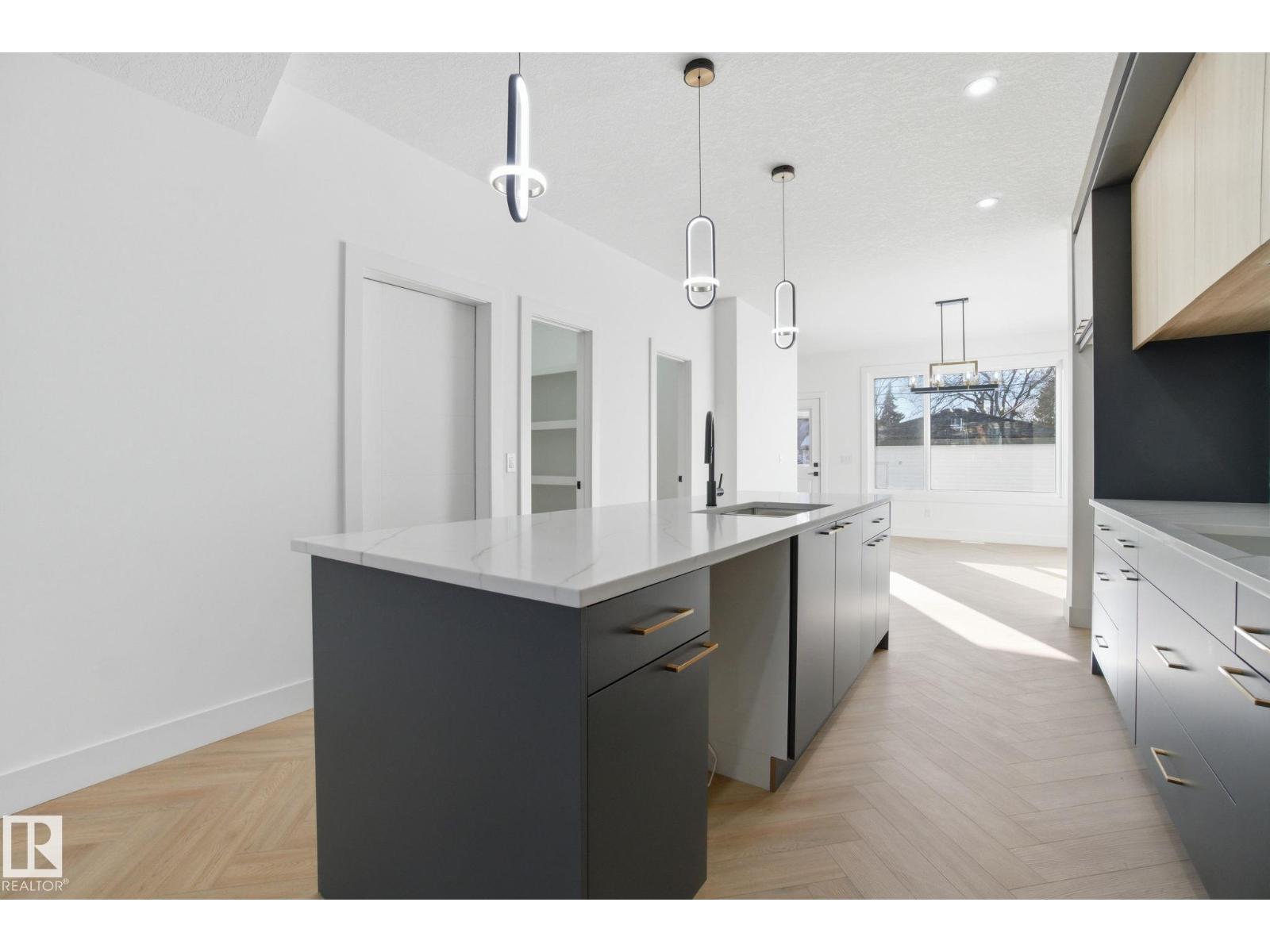 10124 82 ST NW - 16