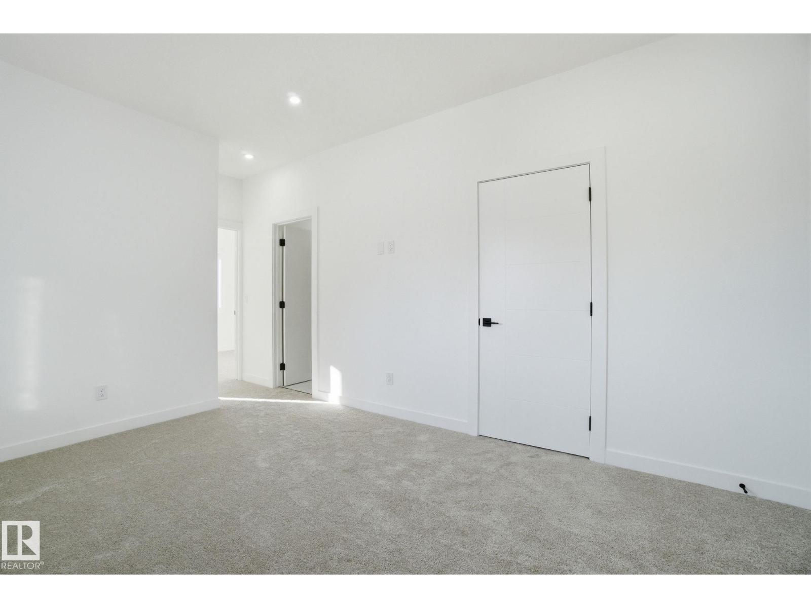 10124 82 ST NW - 27