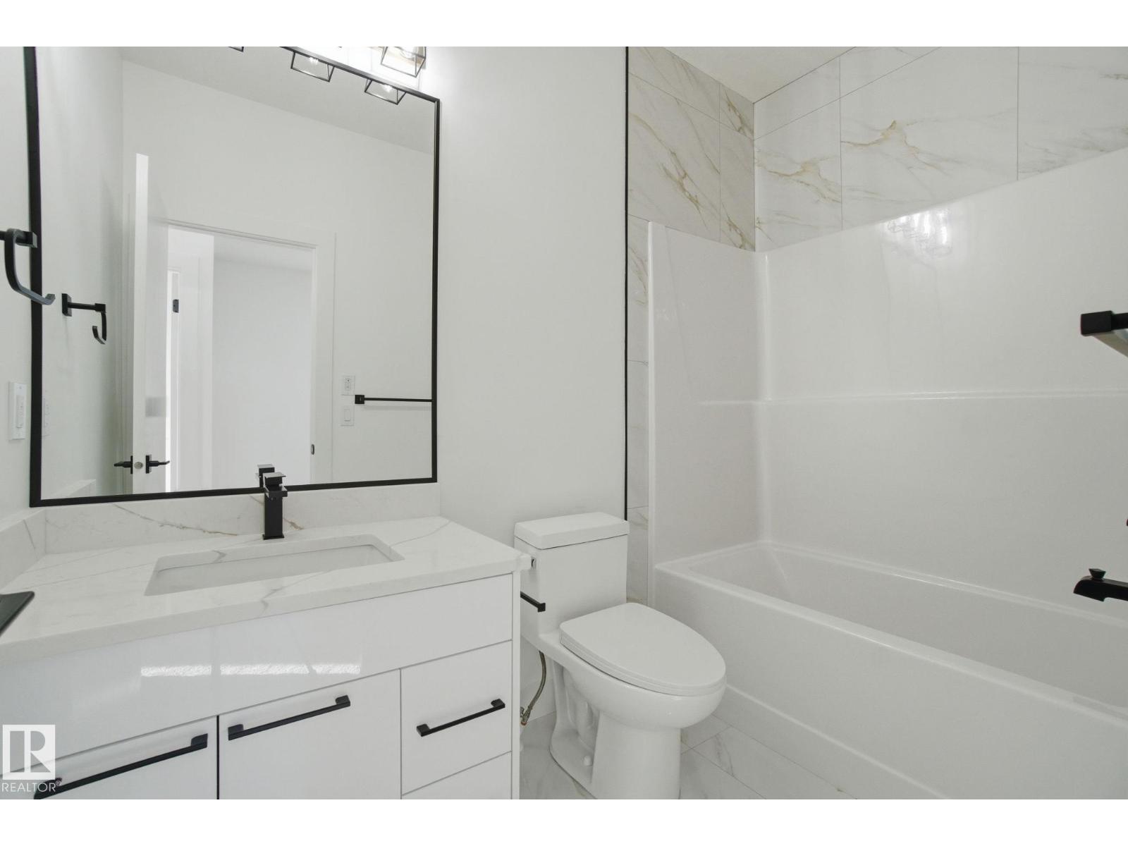 10124 82 ST NW - 32