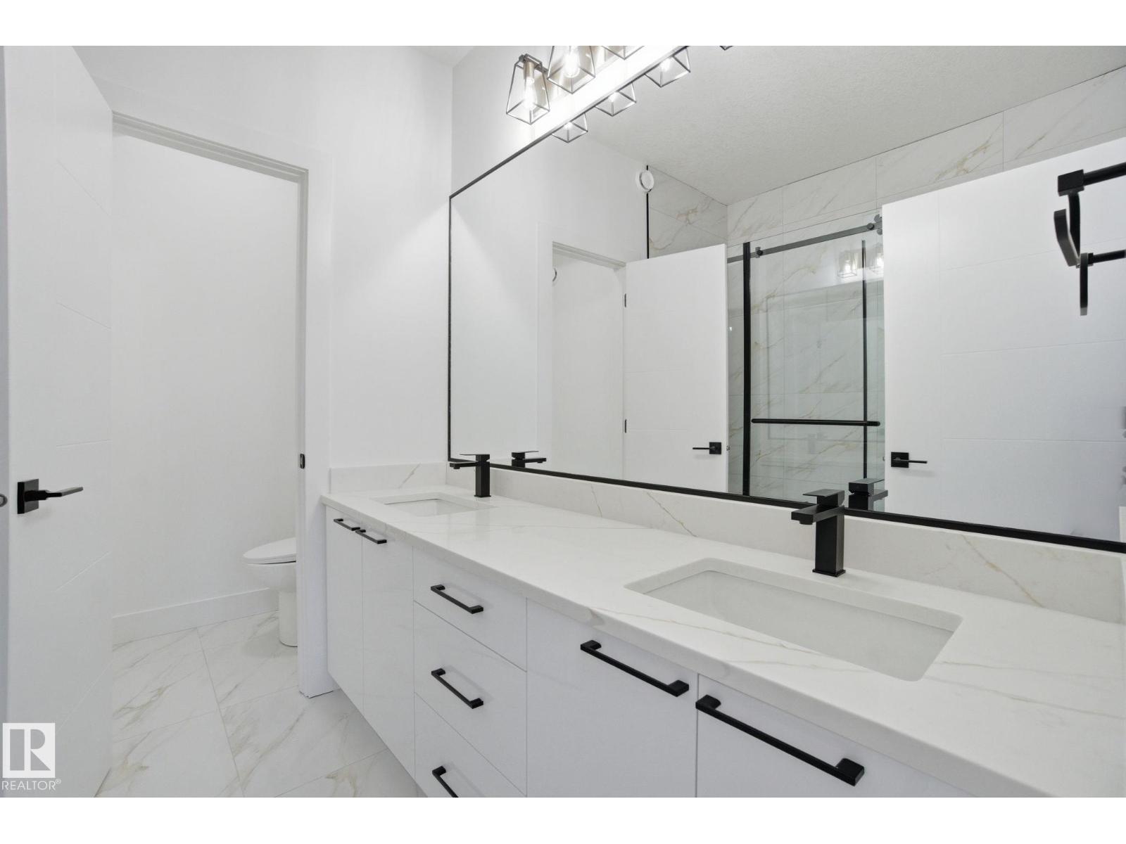 10124 82 ST NW - 40