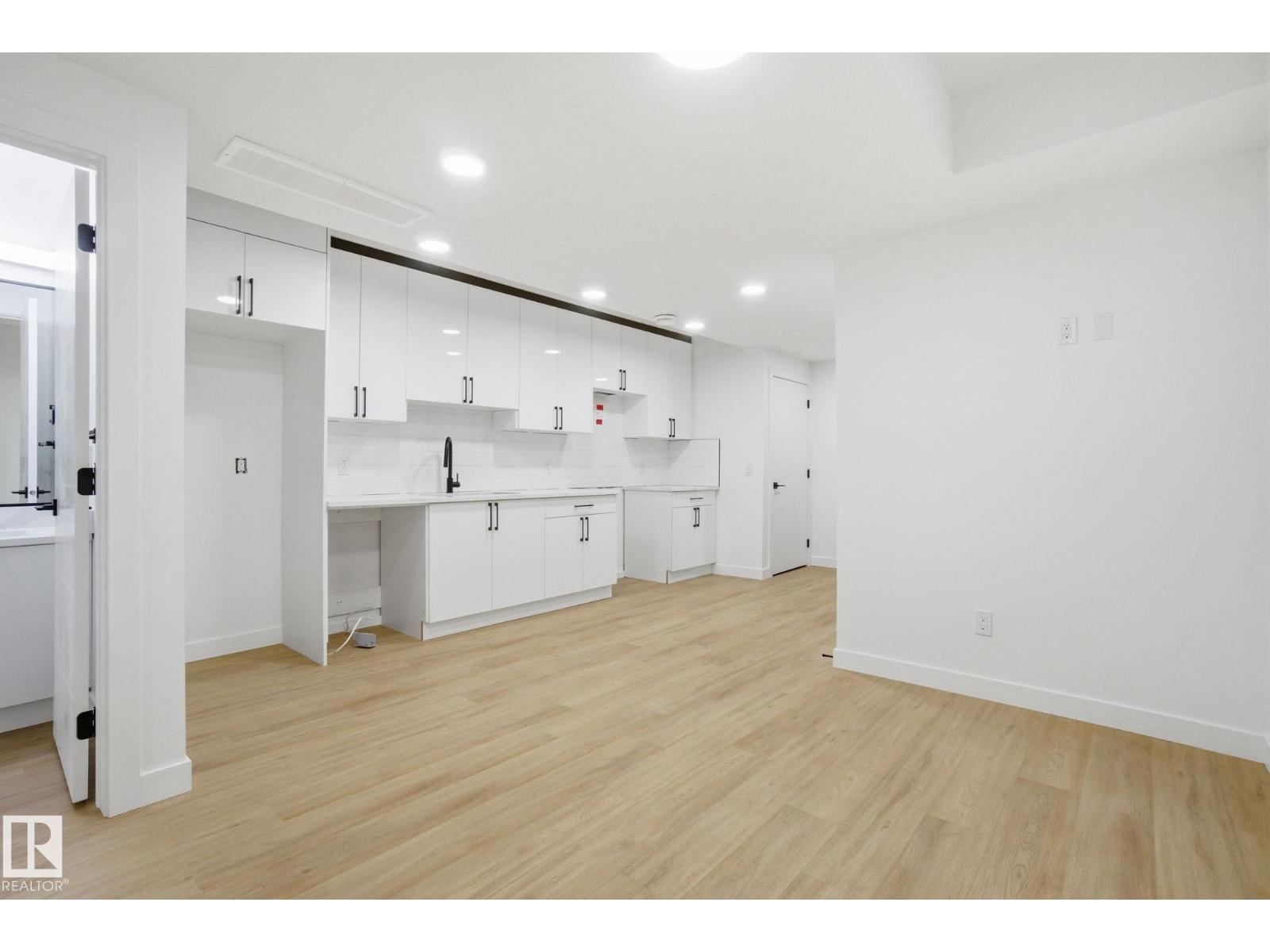 10124 82 ST NW - 57