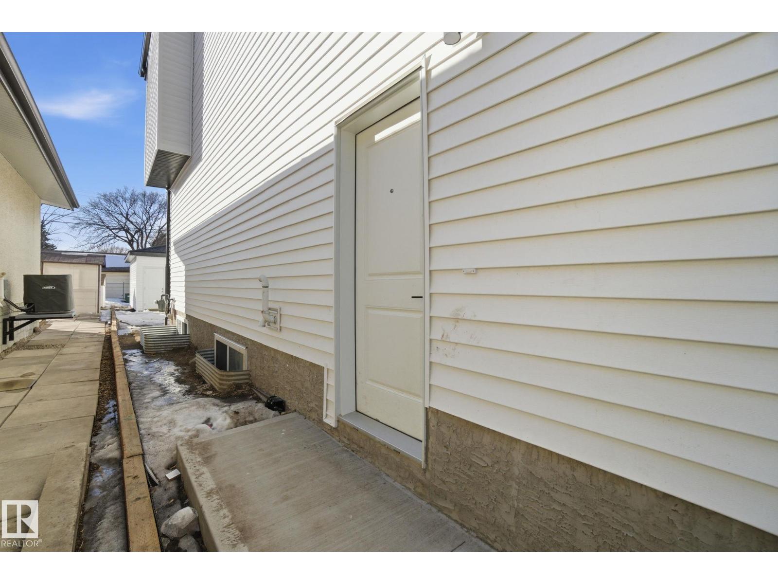 10124 82 ST NW - 64
