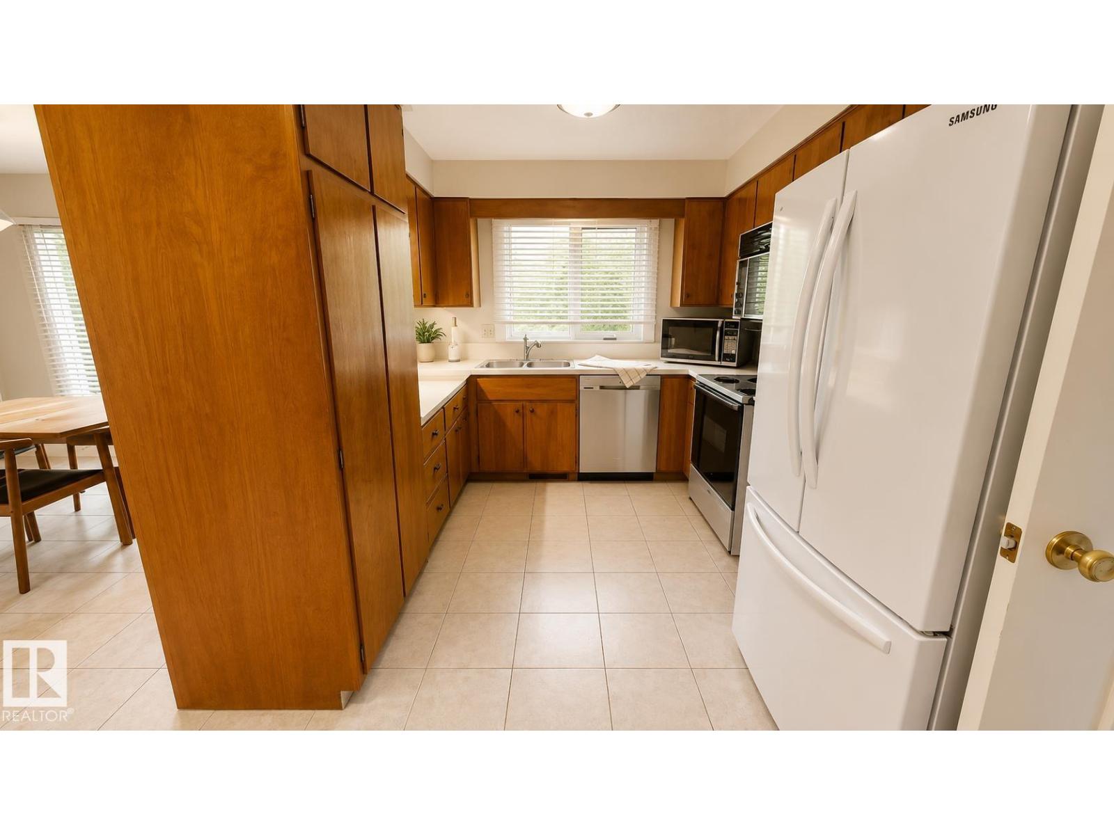 55 QUESNELL RD NW - 6