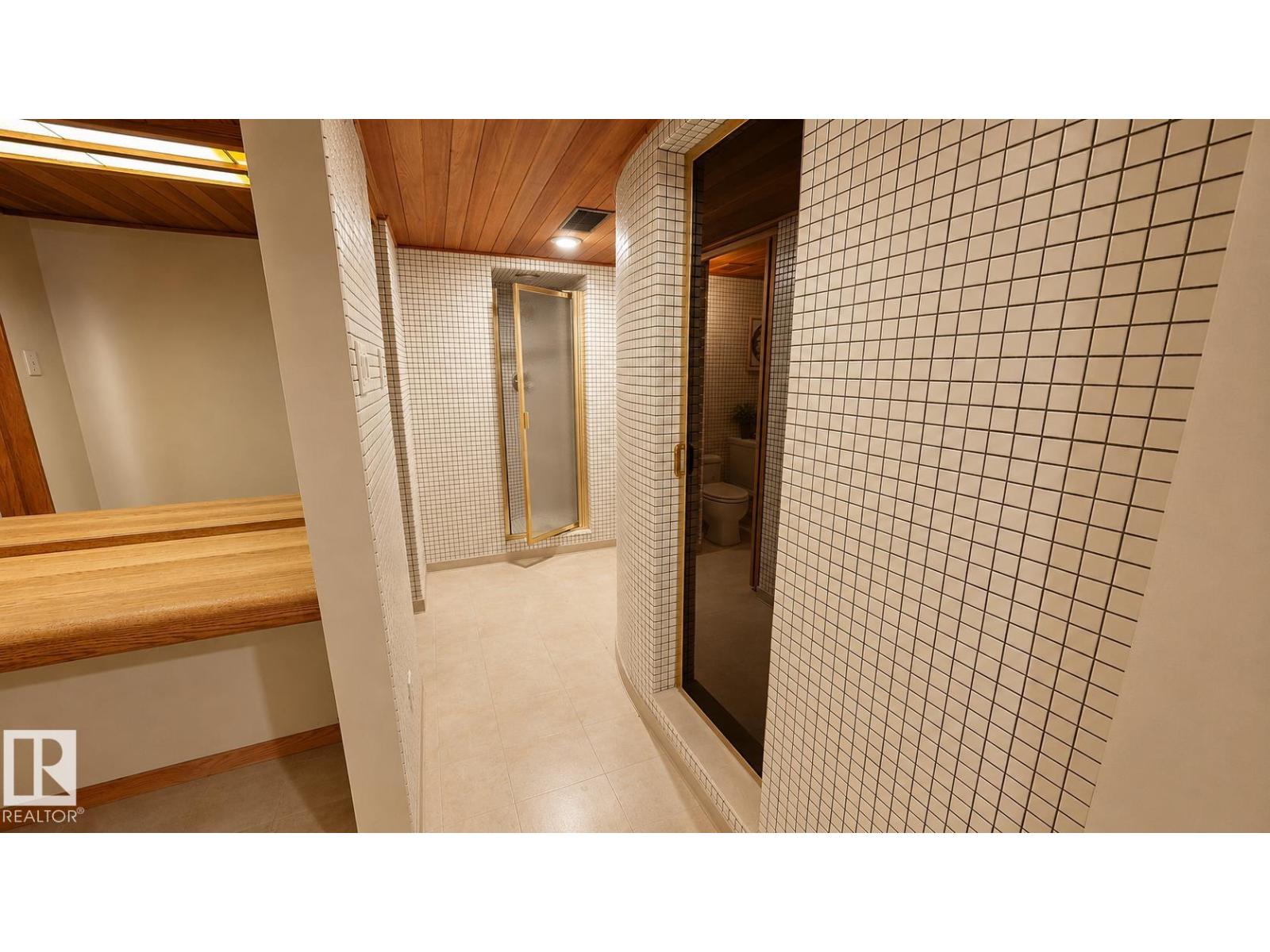 55 QUESNELL RD NW - 23