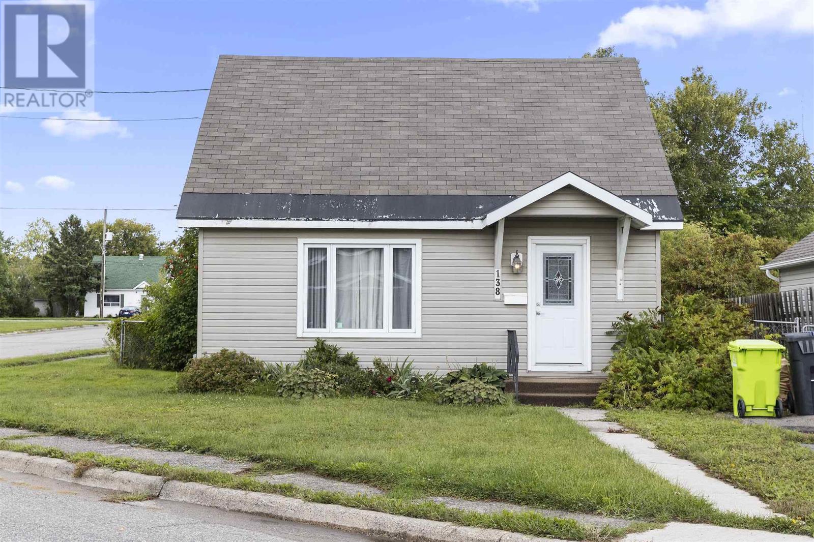 138 Bellevue Ave - 1