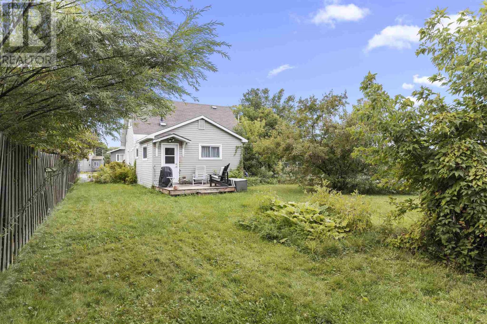 138 Bellevue Ave - 23