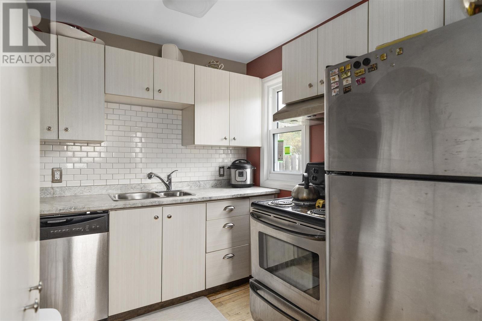 138 Bellevue Ave - 7