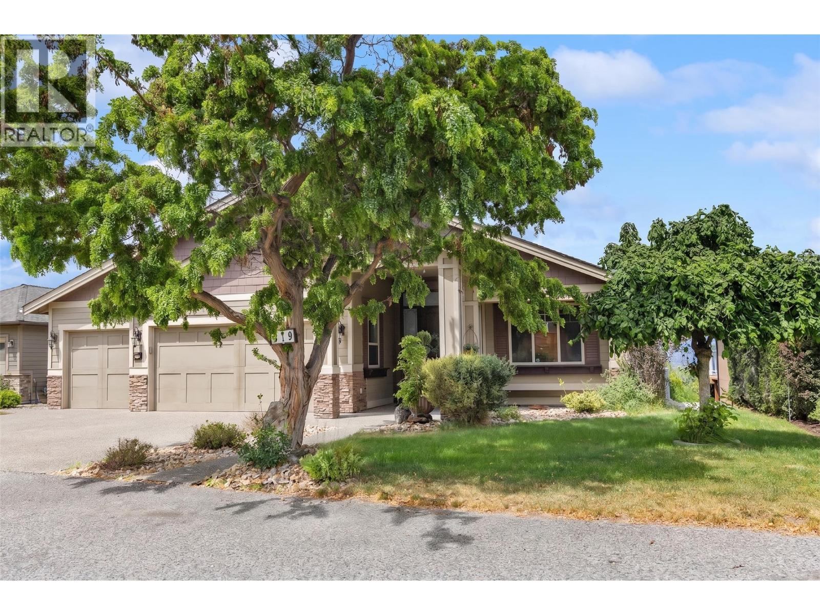 679 Devonian Avenue, Kelowna