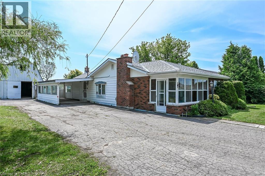 114 SECOND Road E - 42
