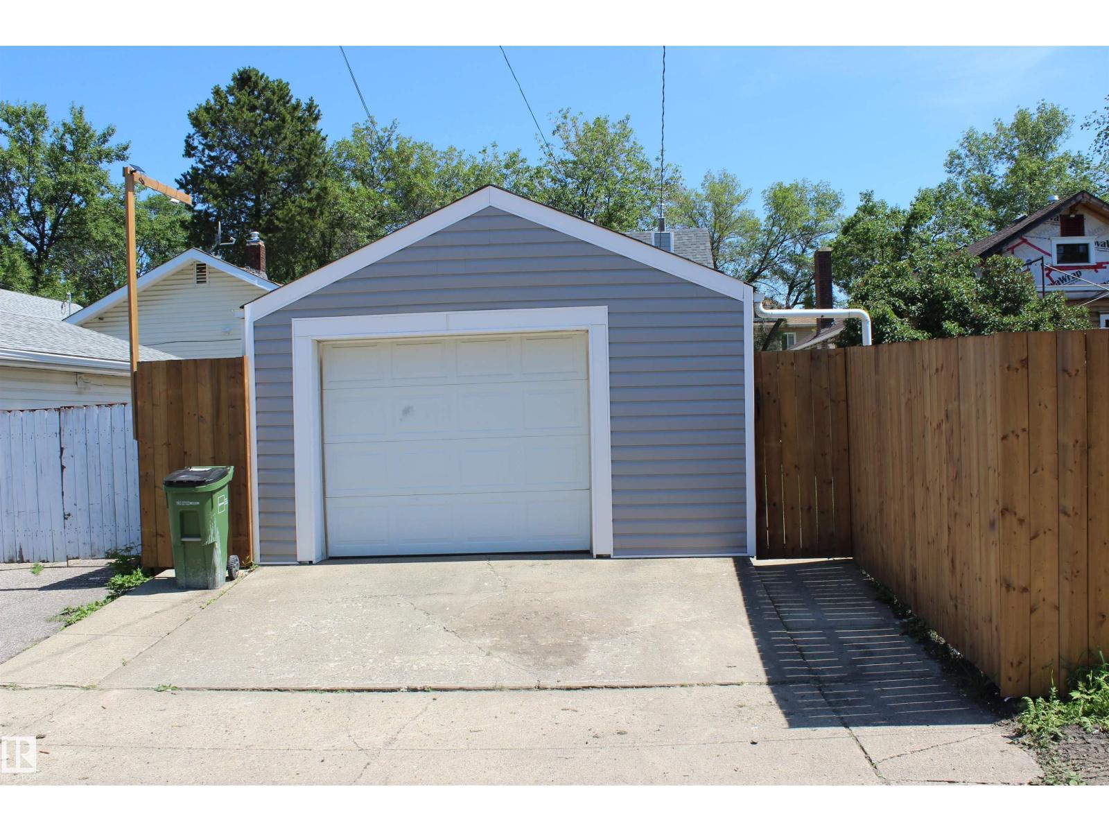 11536 95A ST NW - 29