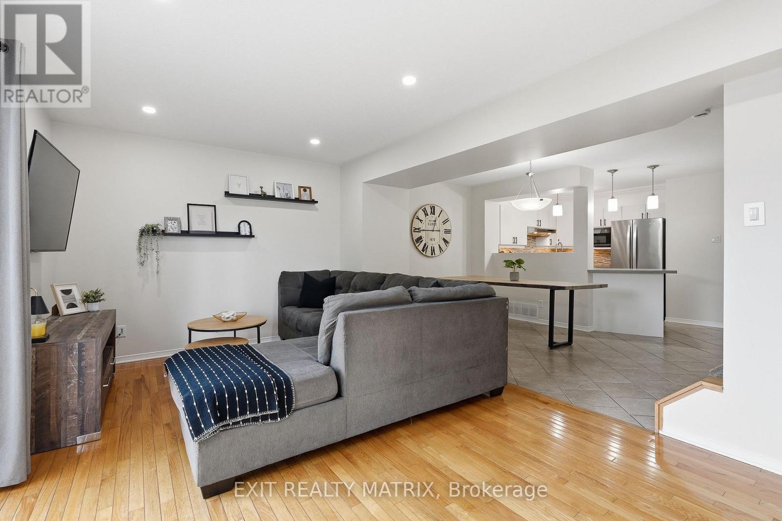 2 Bed, 3 Bath House for Sale in Russell – 49 FORGET STREET, Russell – MLS# X13520216 - Image 11