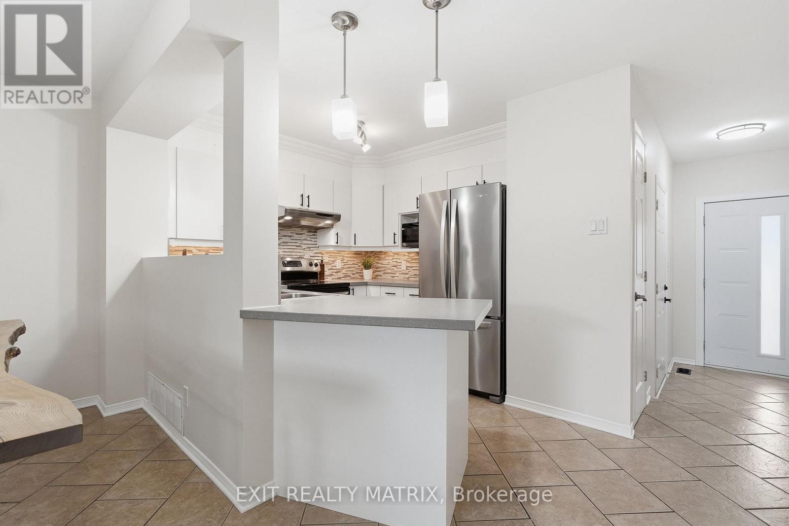 2 Bed, 3 Bath House for Sale in Russell – 49 FORGET STREET, Russell – MLS# X13520216 - Image 7