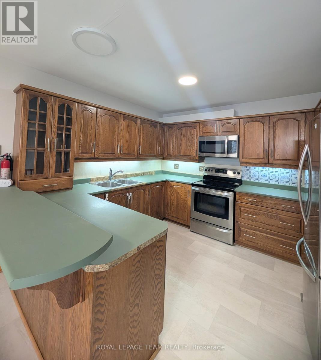 2 Bed, 1 Bath Multi-Family for Rent in Ottawa – UNIT 1 – 44 SPADINA AVENUE, Ottawa – MLS# X13520356 - Image 11
